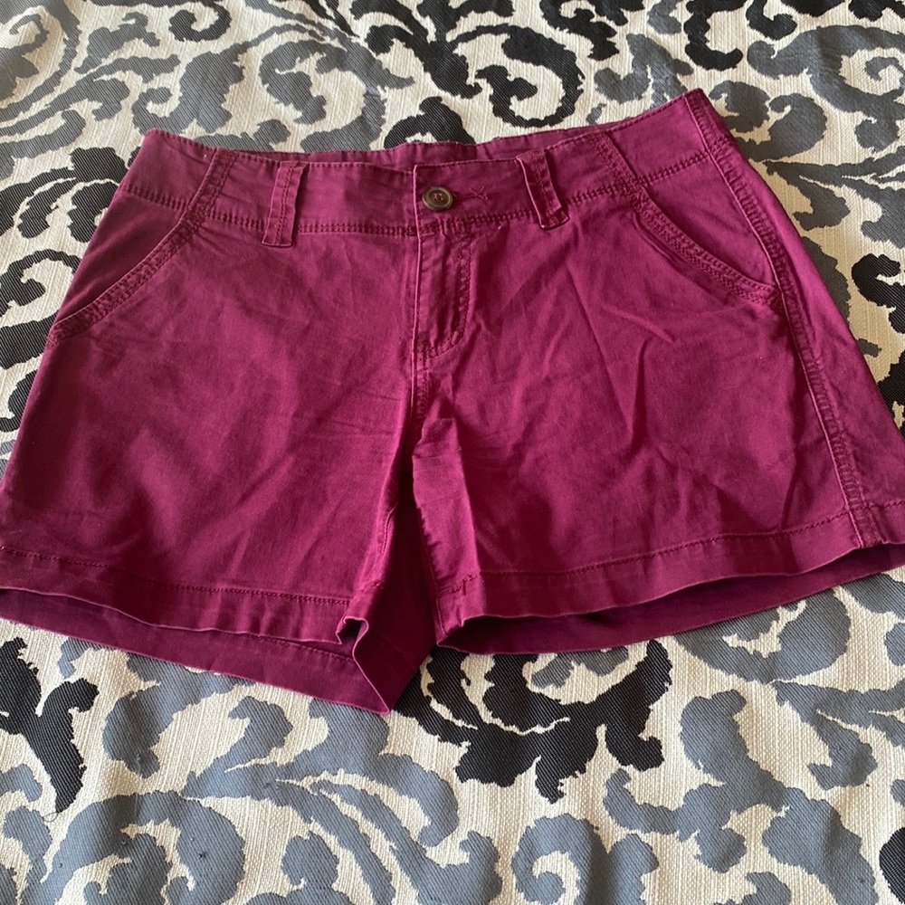 Women’s Size 5/6 Maroon Shorts by Maurices